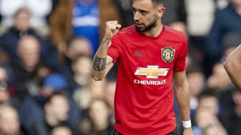 德赫亚超级失误送礼，布鲁诺世界波救主！曼联客平埃弗顿连胜终结