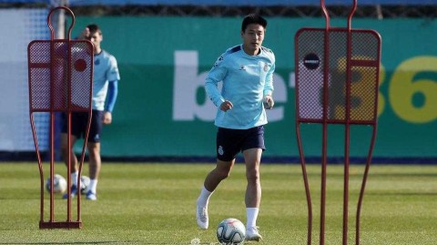 德托马斯伤缺引发的机会：武磊重回首发即破门，难阻西班牙人平局