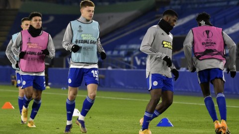 蓝狐利剑出鞘 王权球场奏凯歌