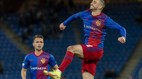 巴塞尔雨夜大胜奥莫尼亚，卡布拉尔点射定乾坤