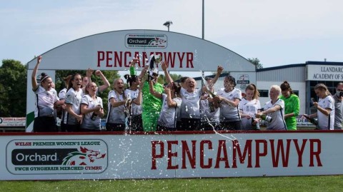 斯旺西女足卫冕威尔士联赛冠军，铁血防守铸就双冠王伟业