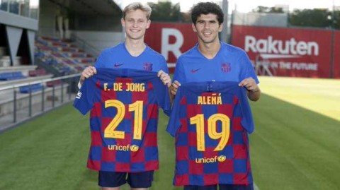 巴萨二十一号传承记：一件球衣背后的温情与波折