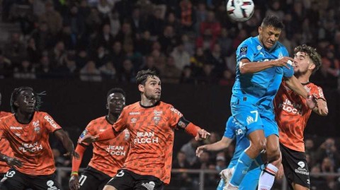 烽烟平局：绿茵场上的攻防诗篇