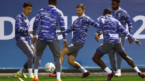 绿茵烽烟起新月砺剑世俱之巅