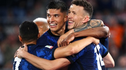 蓝黑军团加时奏凯歌 意大利杯终归梅阿查