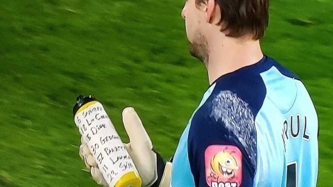 水壶秘籍再现江湖！克鲁尔点球封神，诺维奇掀翻热刺