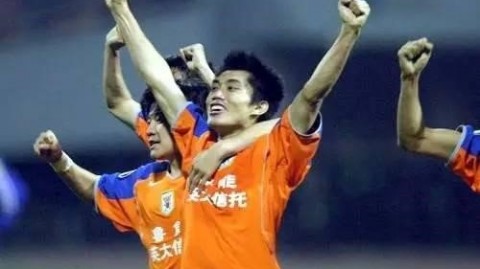 外援满营难奈残阵卫冕冠军，泰山主场11憾平海港争冠前景蒙阴影