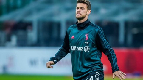 意大利总理深夜签字，足球重启！尤文米兰空场对决，为逝者默哀