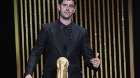 荣耀之巅比利时铁闸荣膺年度最佳门将