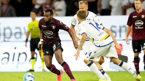 萨勒尼塔纳主场连追两球战平维罗纳，里贝里领衔演绎不屈剧本