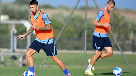 蓝鹰振翅待搏杀 拉齐奥备战意甲第三轮高清组图