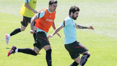 曼城三将火线驰援，葡萄牙黄金一代在奥埃拉什吹响卫冕号角