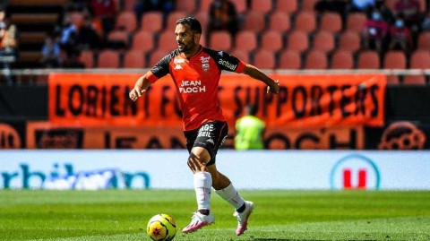 法甲新军强势扬帆 洛里昂揭幕战三球逆转斯特拉斯堡