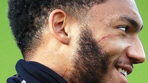 将相和：斯特林与戈麦斯冲突后携手，三狮军团备战黑山现和谐一幕