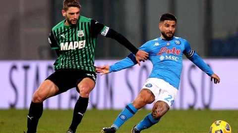 意甲惊魂夜：萨索洛三度追平，补时点射绝唱那不勒斯