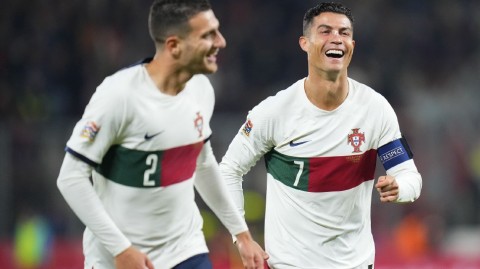 绿茵烽火葡萄牙横扫捷克 C罗妙传领航欧国联登顶之战