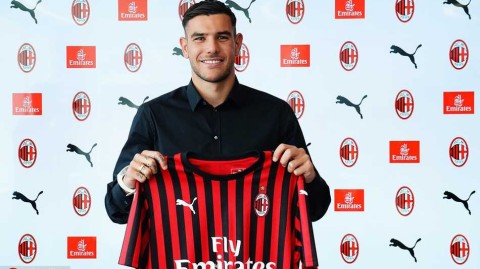 特奥-埃尔南德斯正式亮相AC米兰，红黑军团迎回昔日皇马飞翼