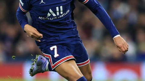 安联球场的雪与诺坎普的夜：姆巴佩的客场封神之路