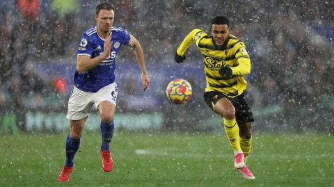 漫天飞雪映衬激情进球，莱斯特城4-2力克沃特福德，瓦尔迪梅开二度闪耀王权球场