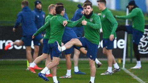 绿茵场上的无声誓言：爱尔兰国家队全力备战欧国联生死局
