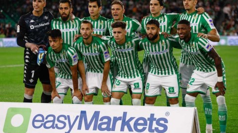 疫情寒流中的绿茵温情：贝蒂斯全员降薪只为守护四百三十个家庭的希望