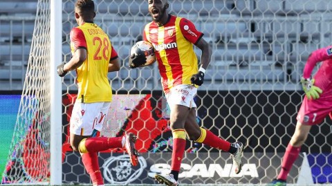 法甲惊魂：昂热两球领先遭朗斯读秒绝平，穆因加补时救主