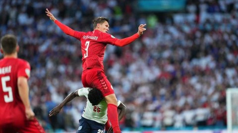 温布利一夜：北欧童话止步，三狮军团泪与拥抱中的历史性闯关