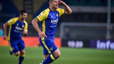 蓝衣军团迎新射手 小西蒙尼加盟那不勒斯开启新征程