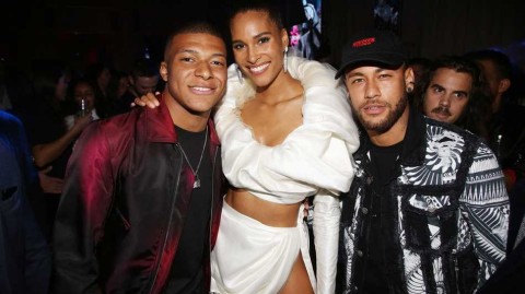 巴黎群星闪耀时 内马尔姆巴佩盛装出席维密超模生日宴