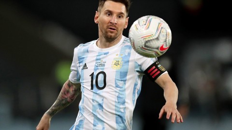 美洲杯揭幕战：梅西圆月弯刀破门，阿根廷战平智利留憾