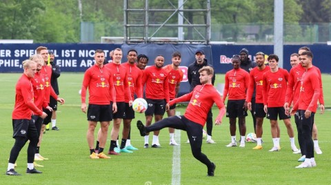 莱比锡红牛蓄势待发 慕尼黑决战前最后一练