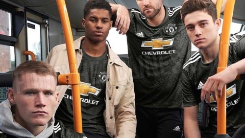 暗夜红魔：曼联新赛季客场球衣谍照赏析