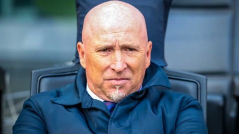 热那亚深陷泥潭难求一胜，主帅马兰黯然下课留下遗憾背影