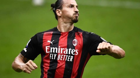 伊布连续十四年斩获瑞典最佳前锋 传奇之路再添荣耀