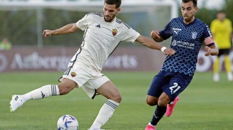 穆帅看台运筹帷幄 罗马与布拉加友谊赛握手言和