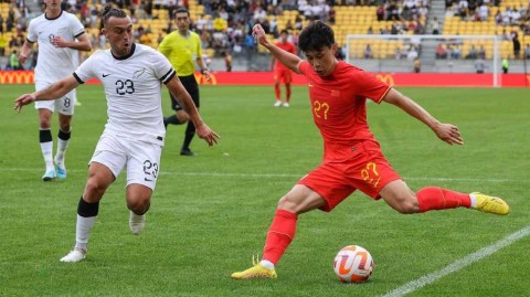 国足远征惠灵顿激战告负 激烈对决尽显赛场风云