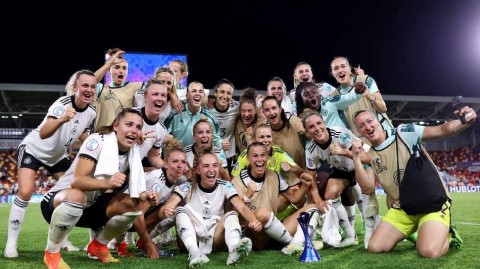 日耳曼战车力克斗牛士军团提前锁定晋级席位