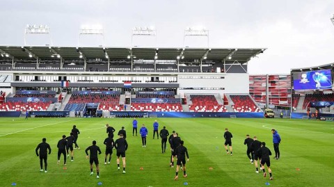 橙衣军团蓄势待发 镜头定格荷兰队欧洲杯备战热血瞬间