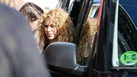 夏奇拉与皮克税务风波 西班牙法院传唤歌后