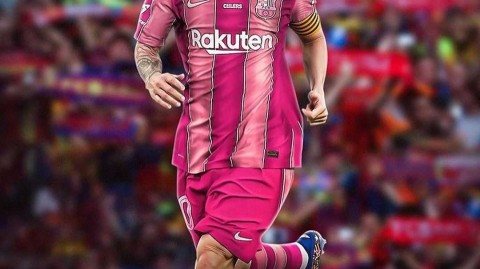 粉红风暴来袭 梅西C罗演绎绿茵场上的梦幻柔光