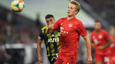 穆勒闪耀奥迪杯，拜仁慕尼黑大胜喜迎赛季首冠