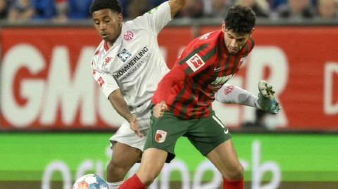 德甲保级关键战 奥格斯堡力擒美因茨