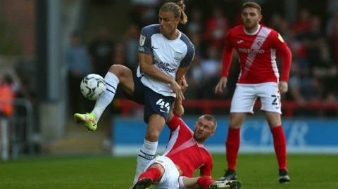 兰开夏德比进球大战，普雷斯顿客场险胜莫克姆晋级