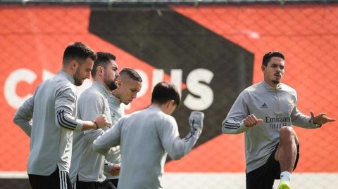 欧联杯决战前夕 光明球场最后一练