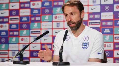 温布利的泪水与担当：英格兰欧洲杯惜败后的索斯盖特