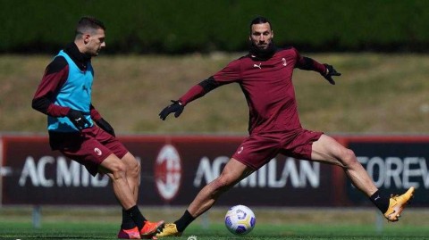 红黑军团全力冲刺欧冠资格 米兰内洛基地备战正酣