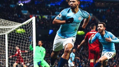 四冠加冕与荆棘王冠：曼城的辉煌一九