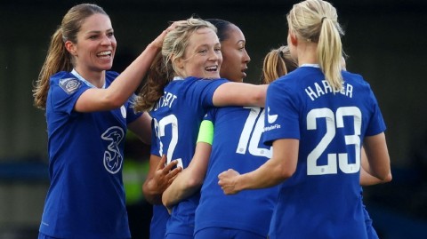 蓝狮军团主场狂胜六球登顶 女足英超霸主展露冠军锋芒
