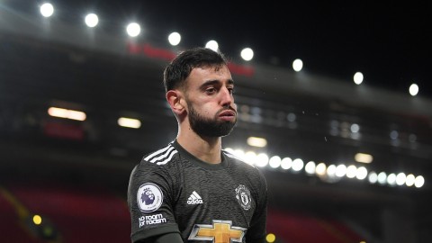 英超双红会激荡安菲尔德 曼联客场平利物浦继续领跑