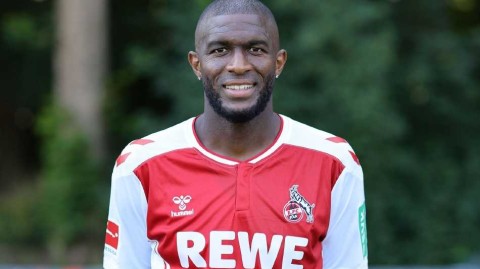 科隆队新赛季战袍亮相 莫德斯特领衔众将展现昂扬斗志